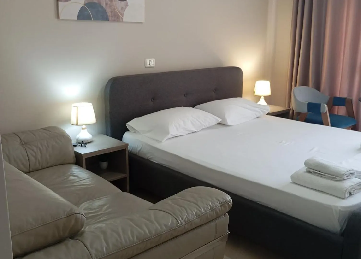 Bazar 5 Mini Apartament ティラナ アルバニア